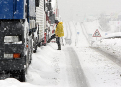 Из-за неблагоприятных погодных условий закрыта дорога в Грузию