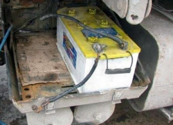 Злоумышленники украли аккумуляторы у грузовика в Пятигорске