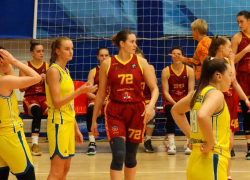 «Нефтяники» сильнее: ставропольские баскетболистки не смогли победить в Омске