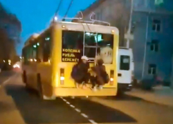 «Древнее» хулиганское развлечение попало на видео в Ставрополе