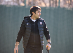 Главный тренер футбольного пятигорского «Машука-КМВ» Артур Садиров: «Нужно усилить еще три позиции»