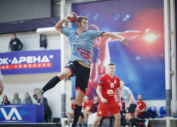 Юные ставропольские гандболисты в Астрахани потеряли лидерство в молодежном первенстве страны 