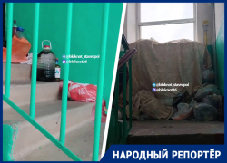 «Несет в квартиру с мусорки все»: бомжатник завел на Мира в Ставрополе один из жильцов