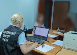 Угрожавшую ребенку кухонным ножом жительницу Ставрополя нашли и допросили 