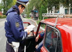 Машину с наркотиками остановили в Петровском районе 