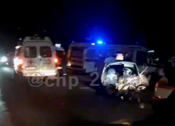 На выезде из Ставрополя столкнулось три легковых автомобиля - один человек погиб