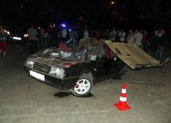 На КМВ легковое авто врезалось в забор частного дома