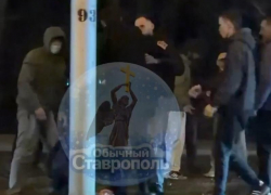 Неизвестные устроили драку и ударили ногой по лицу мужчину в Ставрополе
