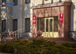 Бесплатный мобильник и 1600 пачек туалетной бумаги: в каких условиях коротают дни депутаты думы Ставрополья