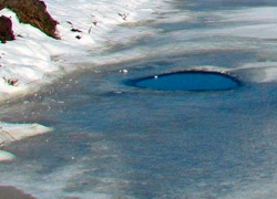 Двое школьников провалились под лёд на Ставрополье