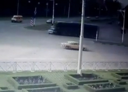 Жесткий таран ВАЗа автобусом в районе Даниловского кладбища в Ставрополе попал на видео