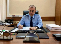 Закрывала дверь шваброй и уходила: многодетная мать схлопотала уголовку за жестокое обращение с детьми на Ставрополье