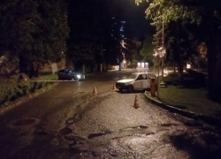 Возле пятигорского театра оперетты водитель сбил двух пенсионерок