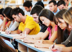 Вузам и школам Ставропольского края могут выделить до двух миллиардов рублей на ремонт и повышение зарплат и стипендий