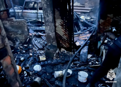 Огонь уничтожил жилой дом в Кисловодске из-за перекала печи: есть погибший