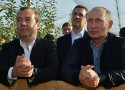 Решения со вкусом яблок: для чего Путин и Медведев приезжали на Ставрополье