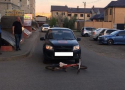 Таксист-нелегал сбил 8-летнего мальчика на велосипеде в Ставрополе – ребенка увезла «скорая»