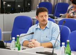 «Либо мы живем лучше, либо неряшливые»: ставропольский депутат о «мусорной реформе»