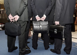 Информационную войну Улюкаева с Сечиным спонсировал глава Связь Банка Дотдаев