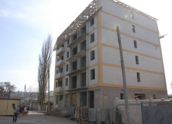 Школьник провалился между этажами строящейся многоэтажки в Пятигорске 