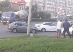 Нелепое тройное ДТП с двумя отечественными «легковушками» и иномаркой произошло в Ставрополе