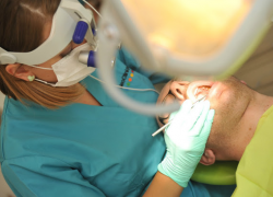 У зубных врачей на Ставрополье украли 55 тысяч рублей