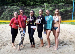 Спортсменки из Ставрополя забрали все призовые места в открытом турнире по волейболу