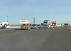 Три легковушки столкнулись утром около ставропольского автоцентра