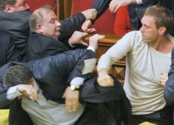 В Карачаевске чиновники избили коммуниста за попытку сдать документы в избирком