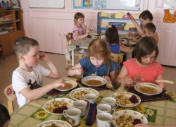 Школы и детсады закупали продукты по завышенным в разы ценам на Ставрополье