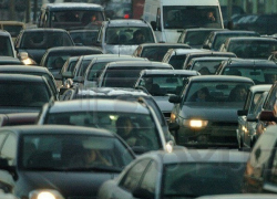 Водитель иномарки скончался в пробке в Пятигорске