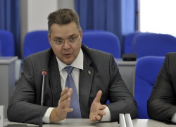 На четыре процента подняли зарплату ставропольским бюджетникам, - Владимиров