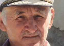 78-летний дедушка в светлом пиджаке вышел из больницы и пропал в Ставрополе 