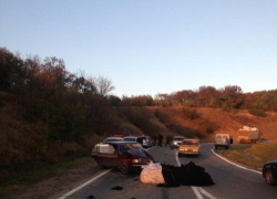 На Ставрополье тюк шерсти упал на легковой автомобиль, пострадал ребенок