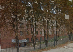 Строитель из Пятигорска выпрыгнул из окна больницы после отравления