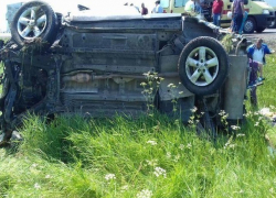 Лихач на Nissan вылетел в кювет и перевернулся на Ставрополье