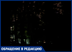 «Единственный фонарь, и то для собак»: жители Ставрополя добираются домой в потемках