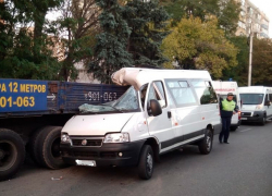 Ослеплённый солнцем водитель маршрутки врезался в ЗИЛ‍ в Ставрополе