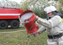 Мужчина получил ожог лица, когда полез под капот чинить машину на Ставрополье