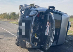 Двух ставропольцев госпитализировали из-за столкновения маршрутки и «Жигули»