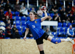 Сотня позади, новые голы впереди: капитан гандбольного «Ставрополья» покорила рубеж в 100 мячей