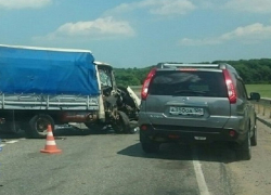 Пассажирка автобуса погибла в страшной аварии с "Газелью" под Ставрополем 