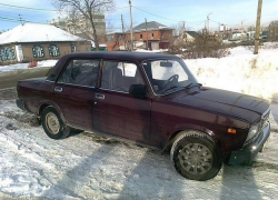 Подвыпившая женщина бросилась под колеса автомобиля в Пятигорске 