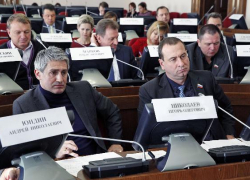 Ставропольские депутаты хотят приобрести машину за 2,5 миллиона рублей