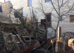 «Осталось вернуть 50 квадратных метров»: как соседи отбирают землю у пенсионерки