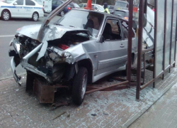 В Ставрополе водитель сбил ребенка и врезался в остановку