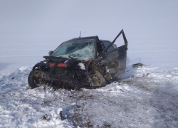 Молодой лихач на «двенадцатой» залетел под многотонную фуру на Ставрополье