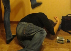 Сорокалетнего алкоголика-тунеядца двумя ударами ноги в живот убил отец на Ставрополье