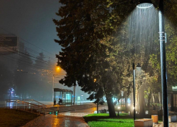 Непогода продолжает испытывать Ставрополье штормовыми предупреждениями