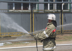 Пожар из-за вспыхнувших на чердаке администрации документов перепугал чиновников в кабинетах на Ставрополье